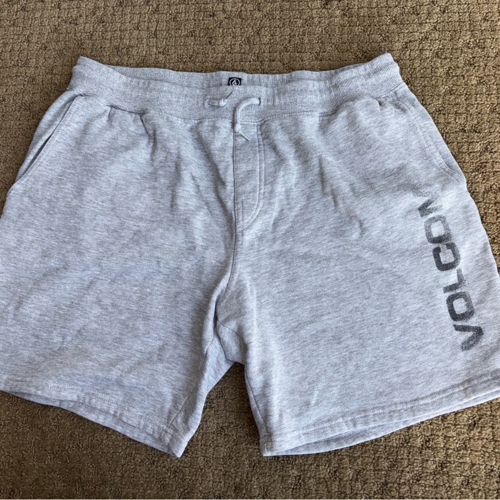 Volcom Men's Light Gray Logo Knit Shorts XL pockets stretch waist